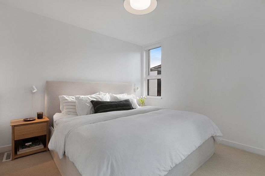 48 W King Edward Avenue