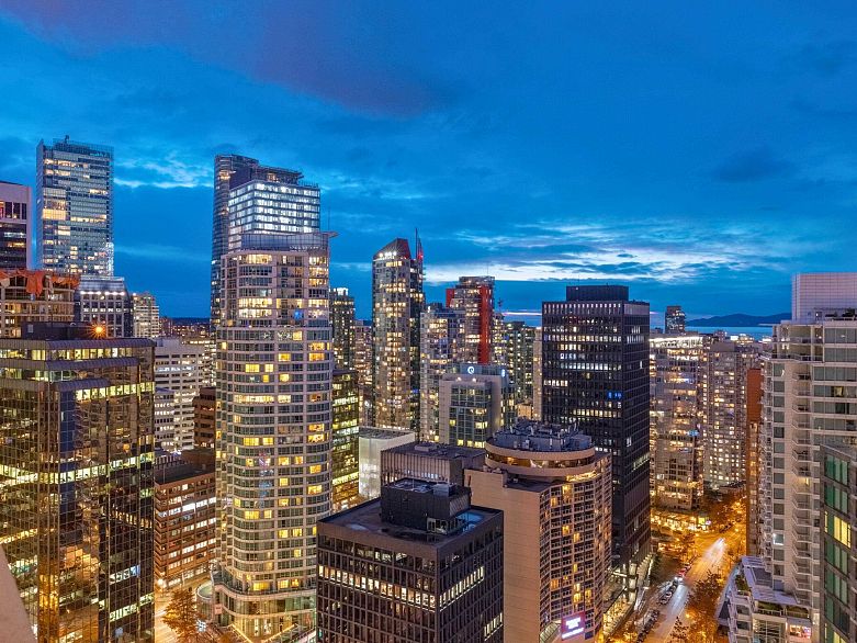 2803 1077 W Cordova Street