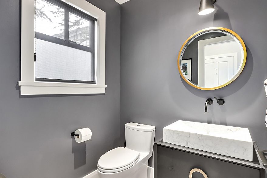 32 5650 Hampton Place