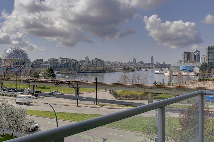 504 125 Milross Avenue