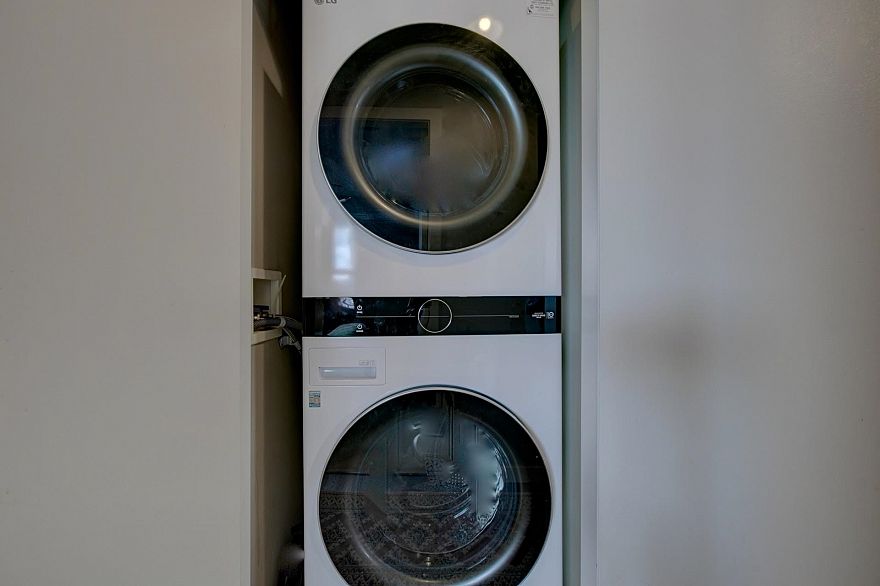 504 125 Milross Avenue