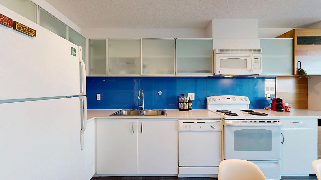 905 66 W Cordova Street