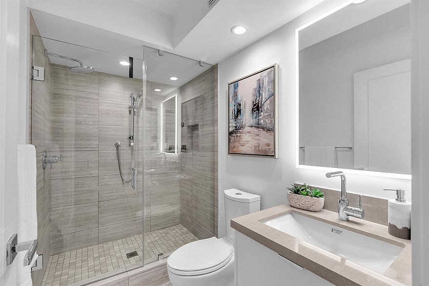 2504 969 Richards Street