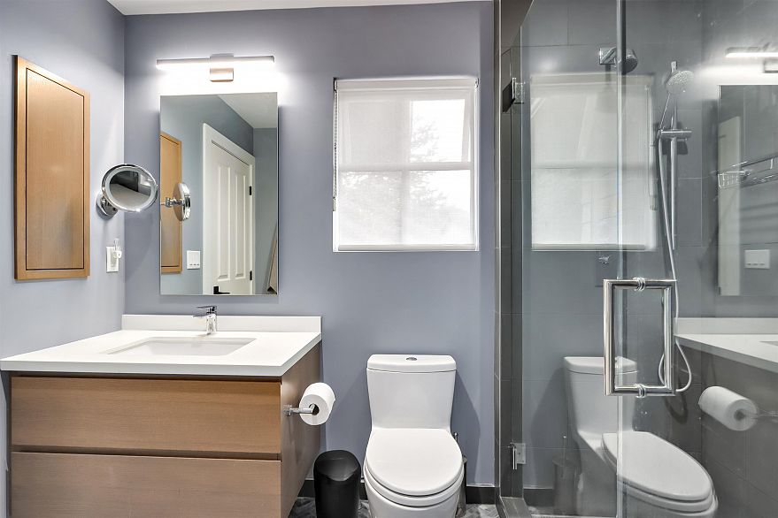 32 5650 Hampton Place