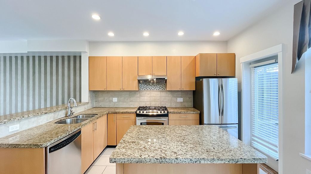 7425 Columbia Street