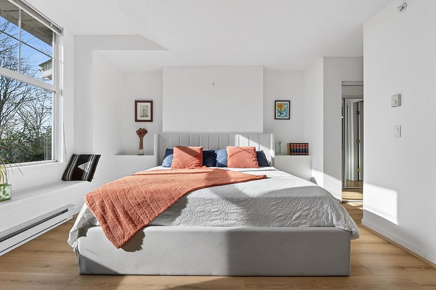 3 3580 Rainier Place