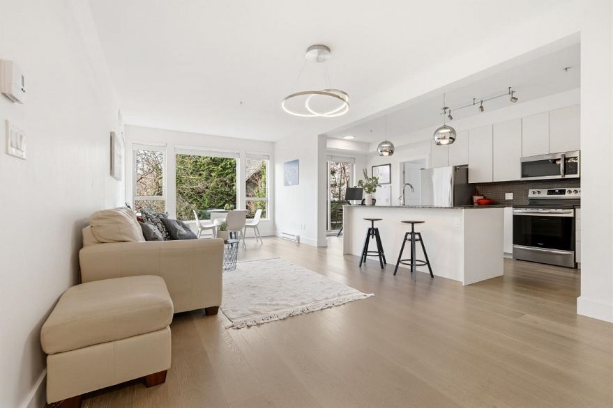 210 6268 Eagles Drive