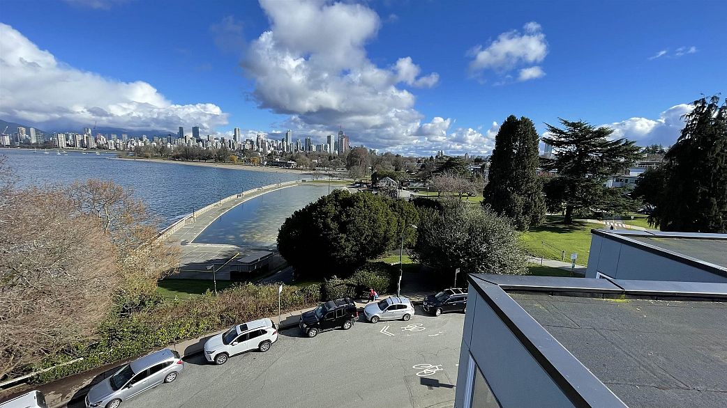 304 2430 Point Grey Road