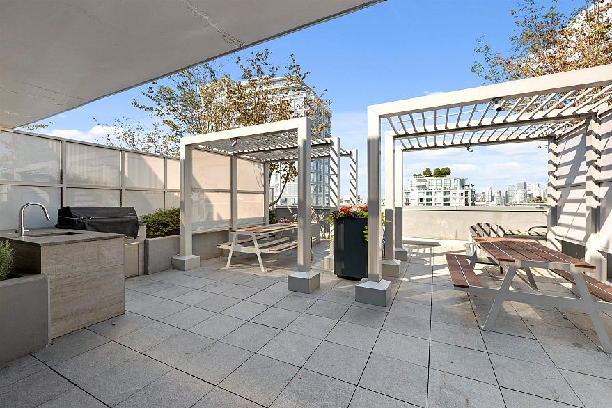 711 108 E 1st Avenue