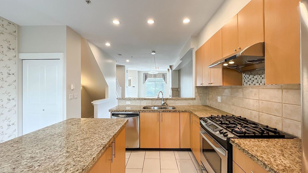 7425 Columbia Street