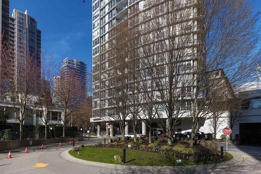 3001 928 Beatty Street