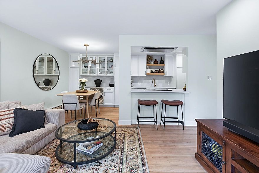 108 1424 Walnut Street