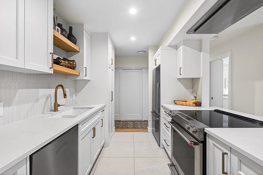 108 1424 Walnut Street