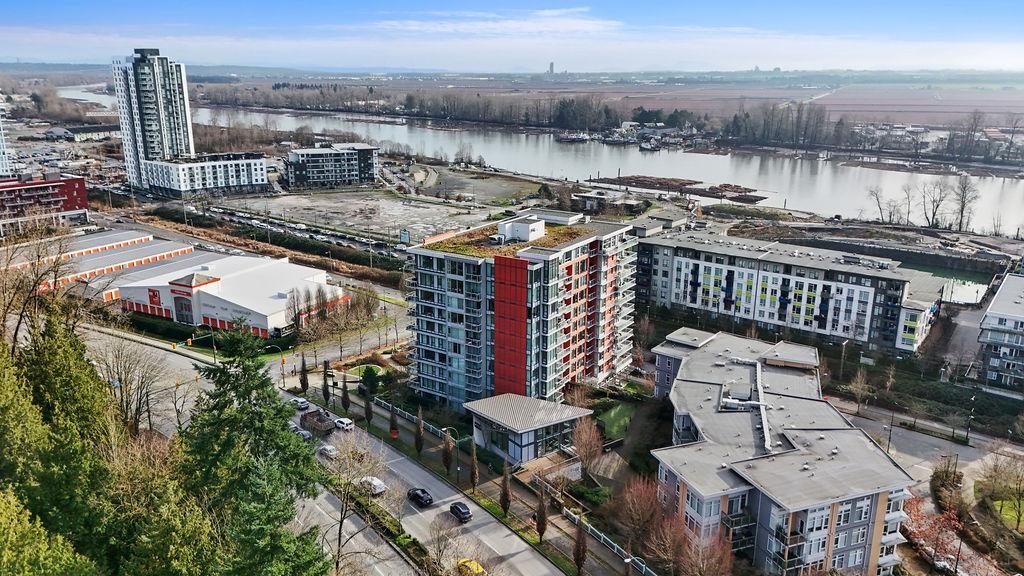 903 3281 E Kent Avenue North