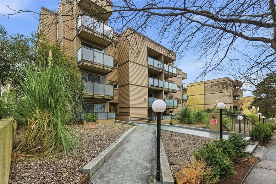 306 1864 Frances Street