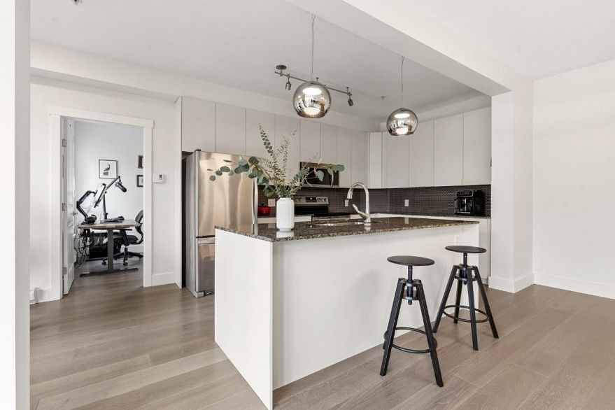 210 6268 Eagles Drive