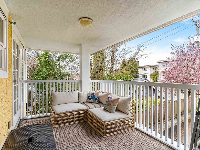 4 2315 W 10th Avenue