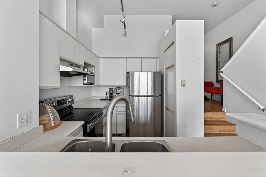 3 3580 Rainier Place