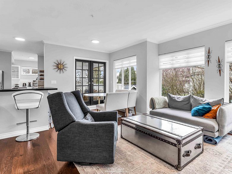 4 2315 W 10th Avenue