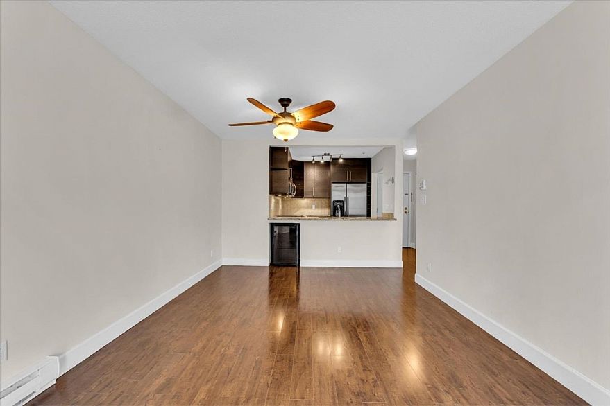 307 876 W 16th Avenue