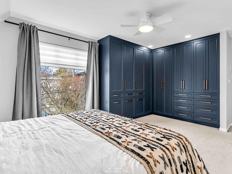 4 2315 W 10th Avenue