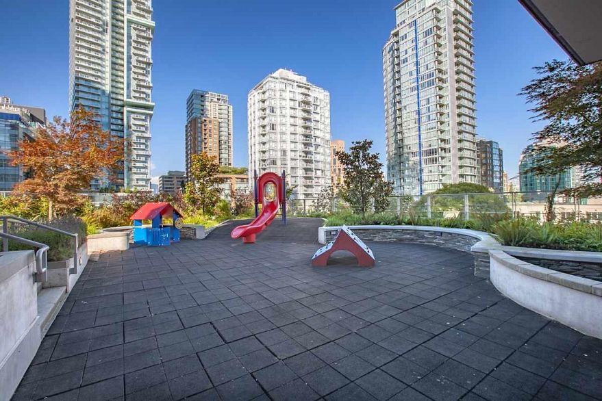 2905 535 Smithe Street