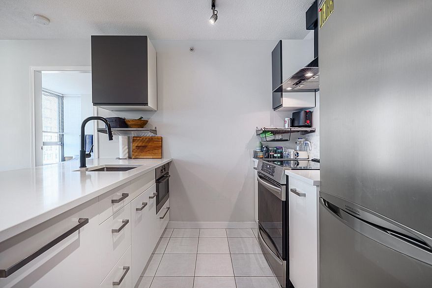 1706 1367 Alberni Street