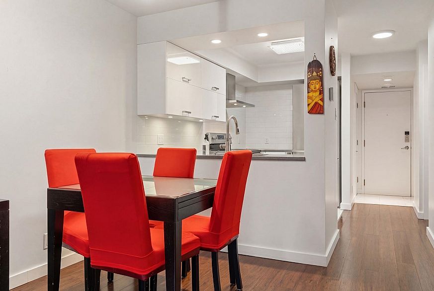 201 1225 Barclay Street