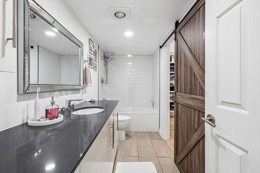 205 1330 Graveley Street