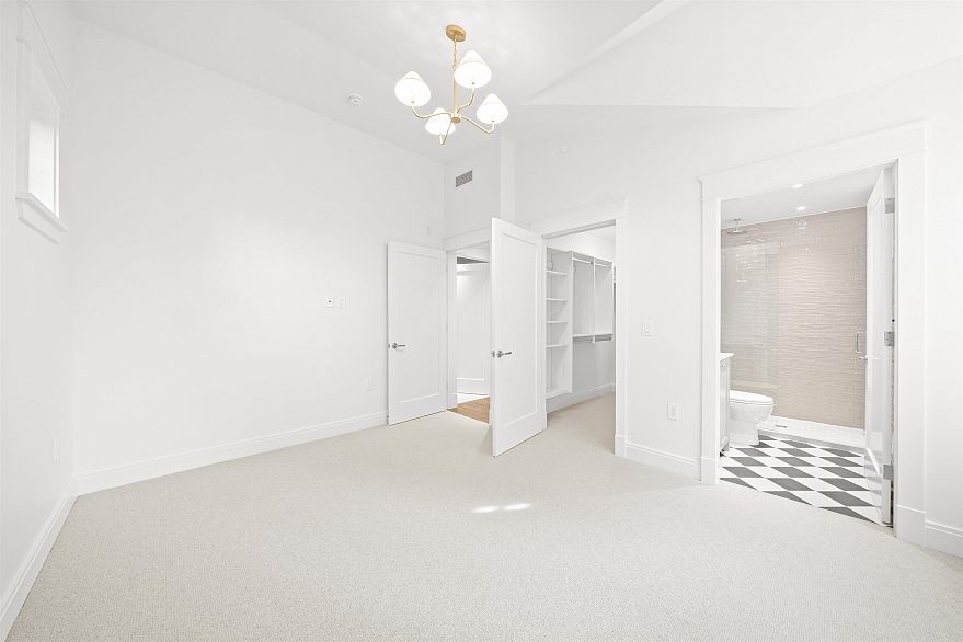 5815 Highbury Street