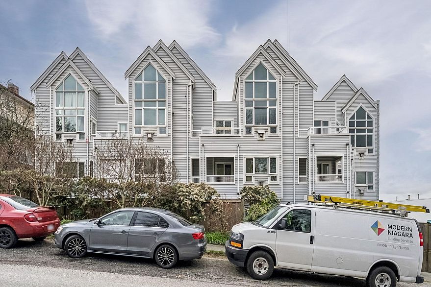 205 1330 Graveley Street