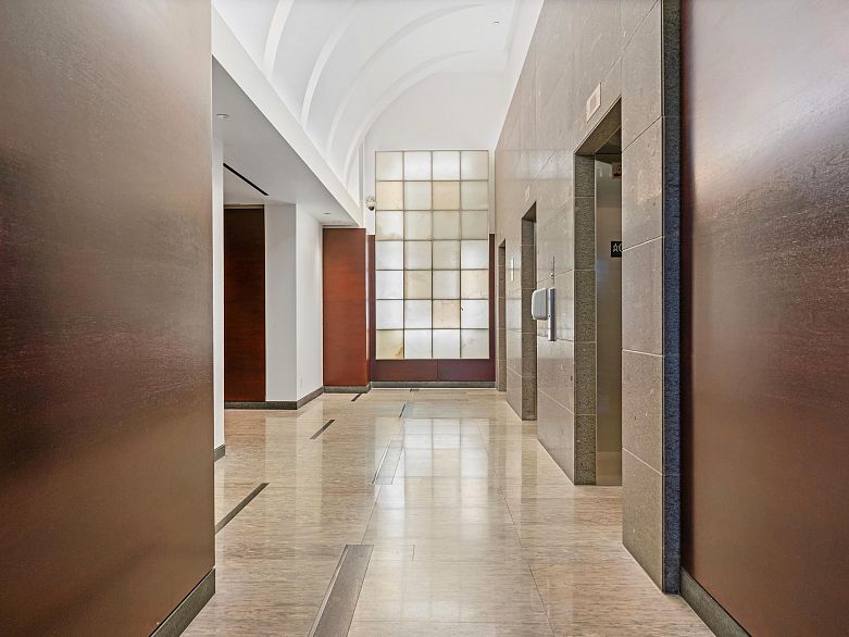 2803 1077 W Cordova Street