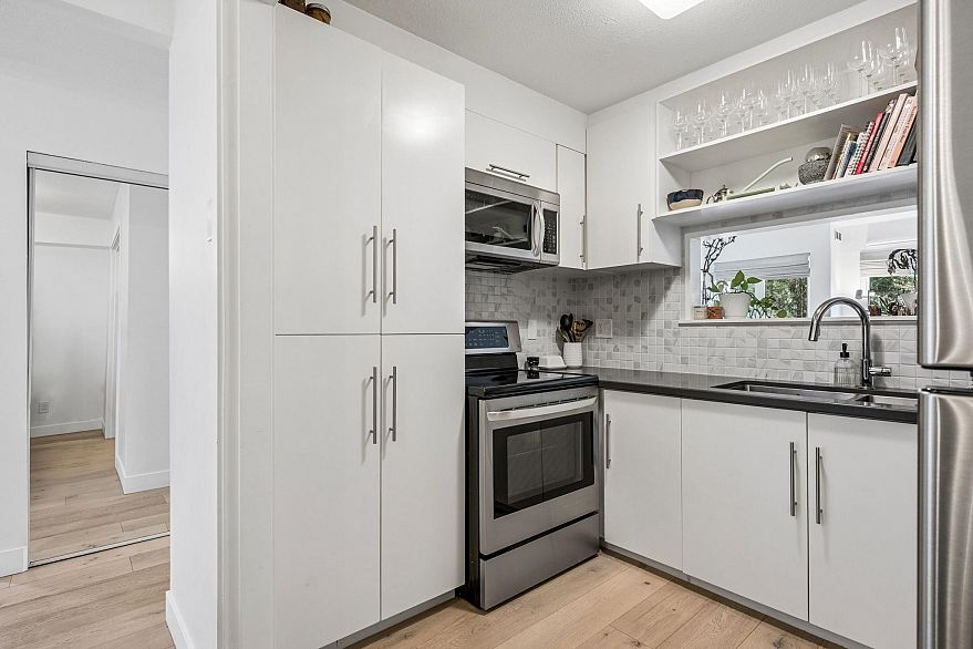 205 1330 Graveley Street