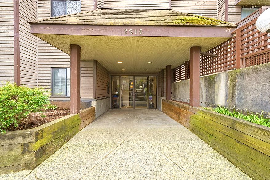 207 2215 Dundas Street