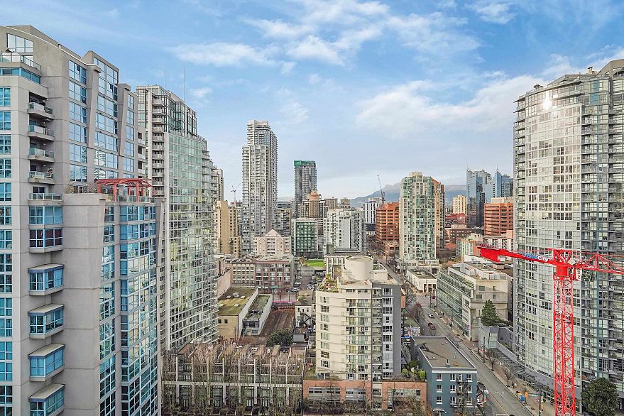 2404 1225 Richards Street