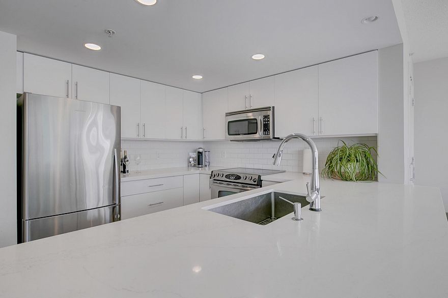 504 125 Milross Avenue