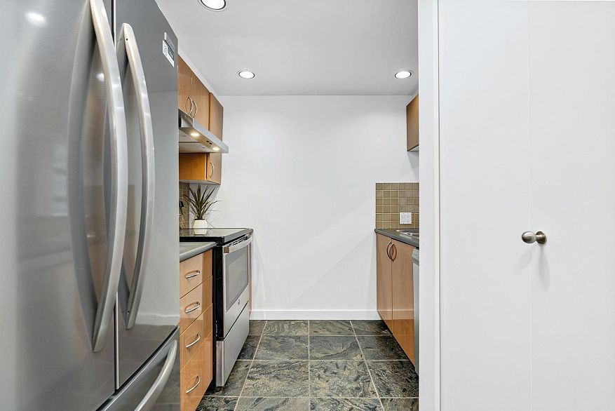 308 1688 Robson Street