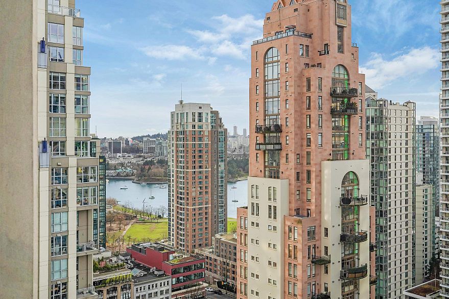 2404 1225 Richards Street