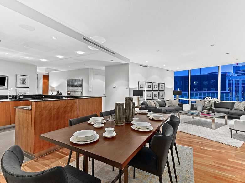 2803 1077 W Cordova Street