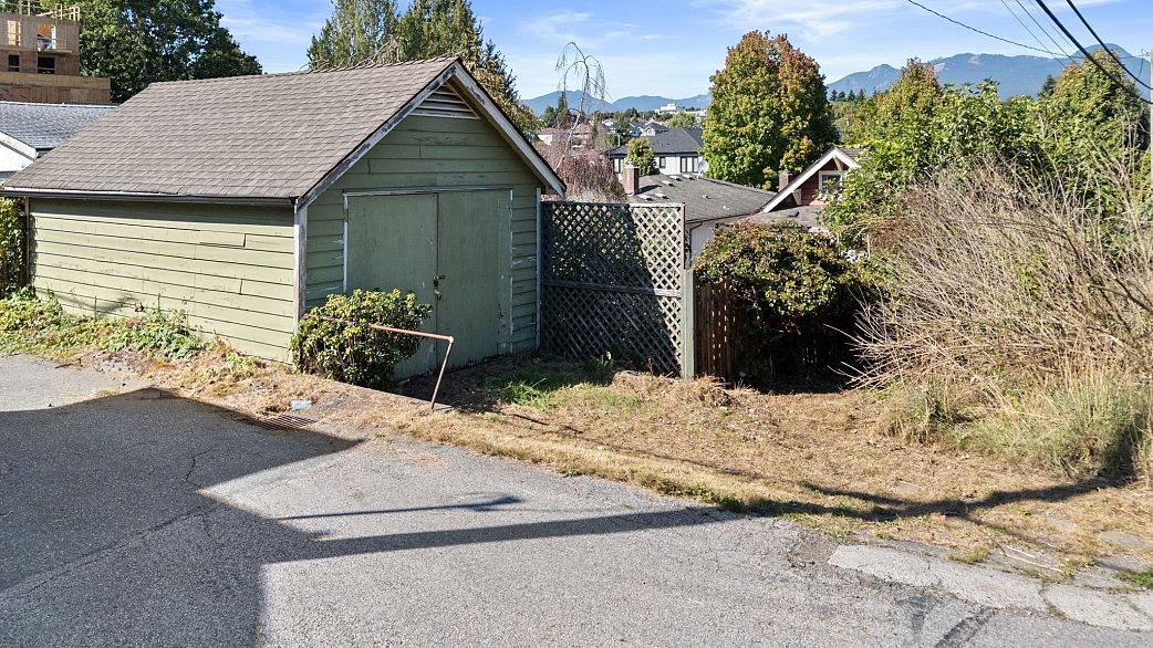 2996 Venables Street