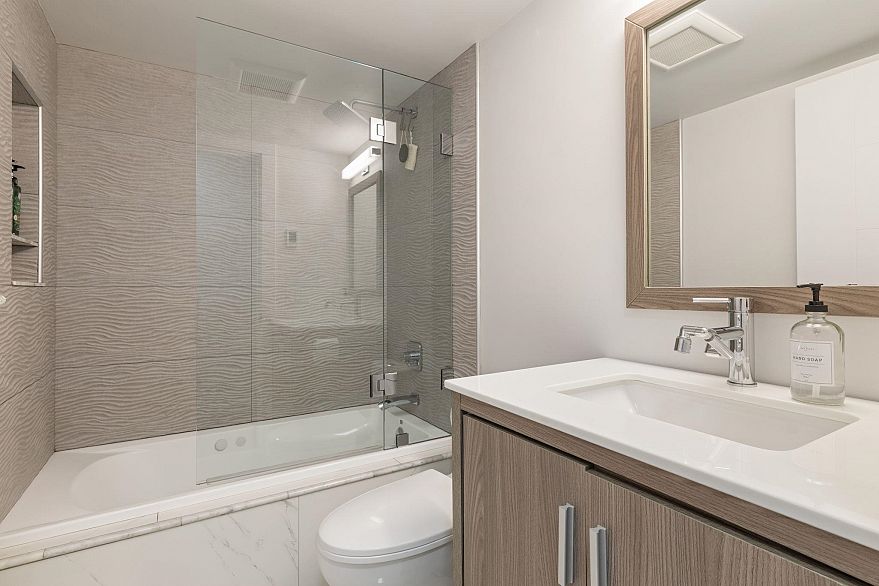 201 1225 Barclay Street