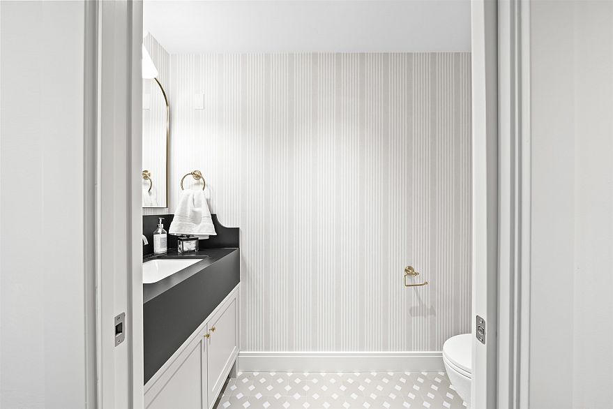 2 5819 Highbury Street