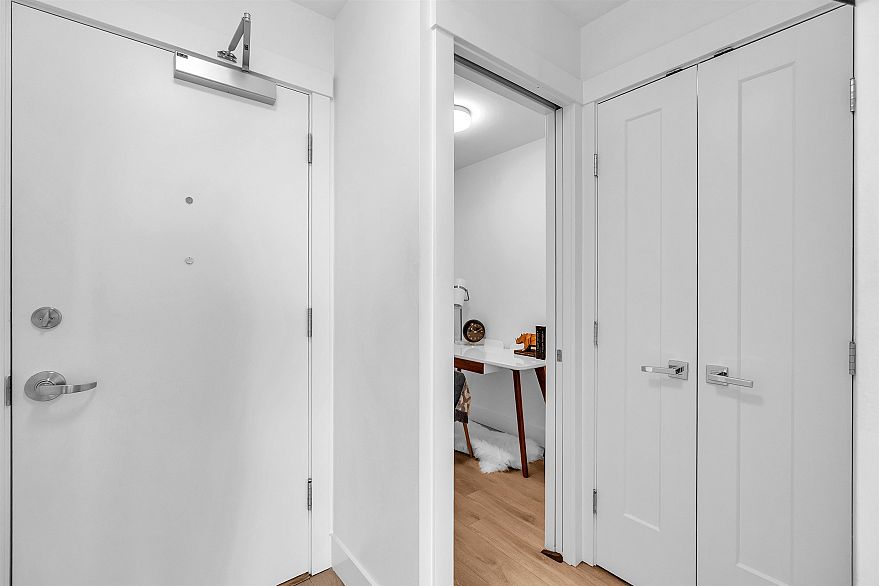 2504 969 Richards Street