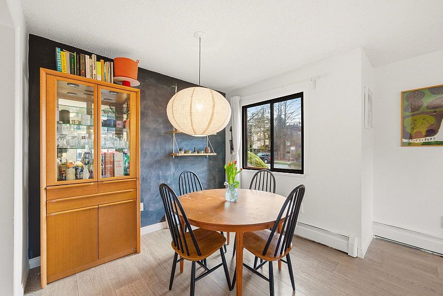 207 2215 Dundas Street