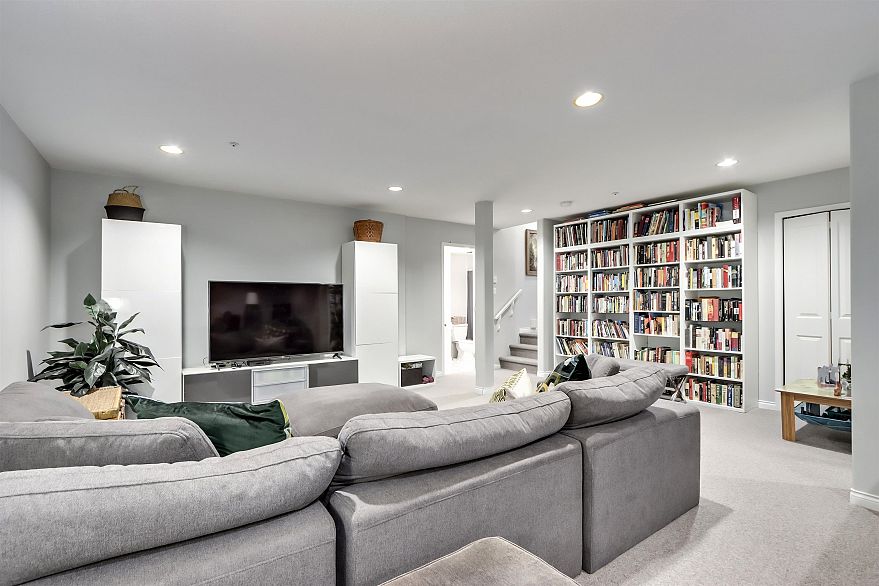 32 5650 Hampton Place