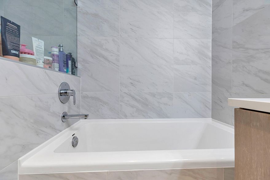 107 7988 Yukon Street