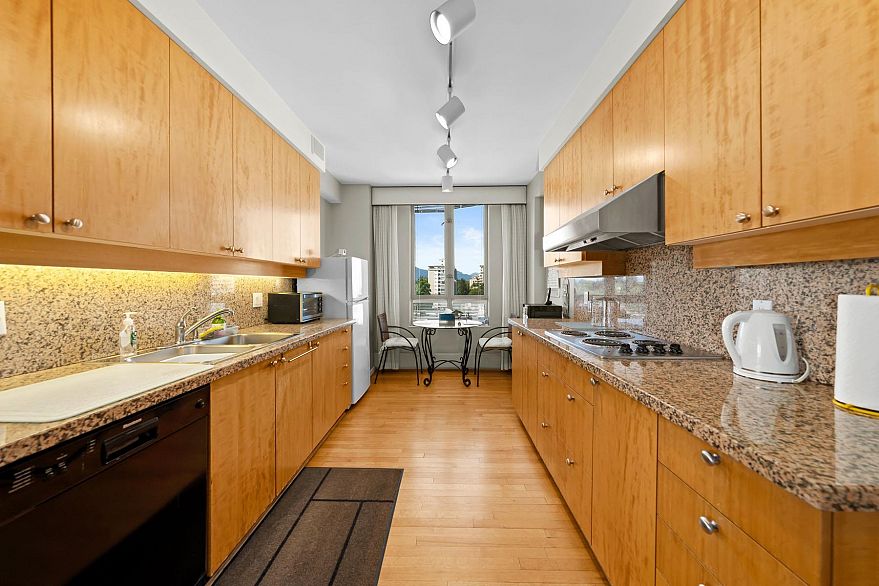 901 5850 Balsam Street