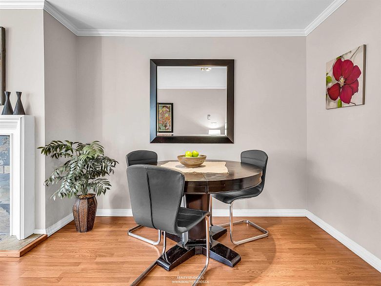 109 555 W 14th Avenue