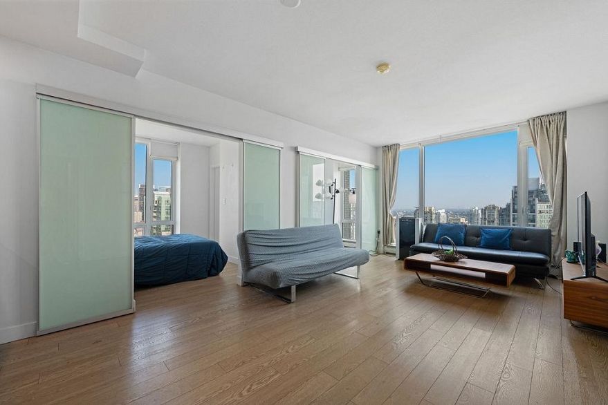 2904 1283 Howe Street