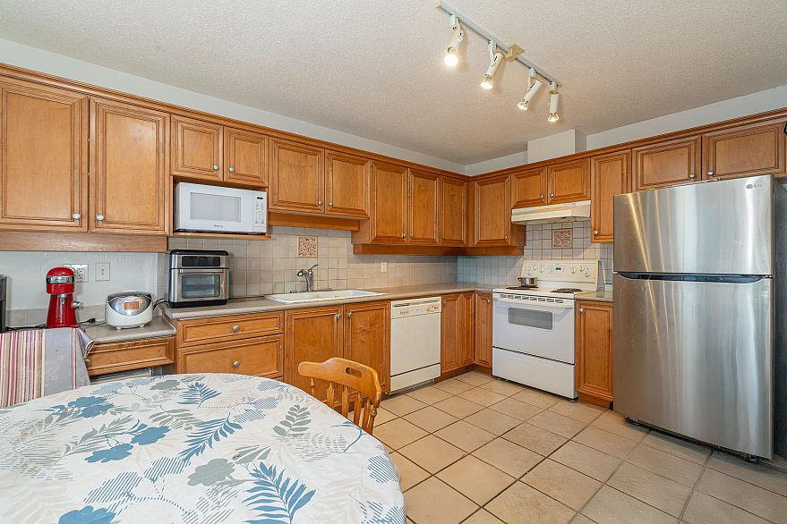 707 5639 Hampton Place